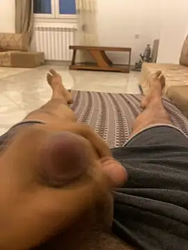 Snapshot of Lahcene chatting on February 2026 11:11:02 PM Lahcene online show from February 2026 11:11:02 PM