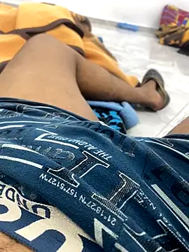 Lahcene online show from November 2025 05:49:02 PM