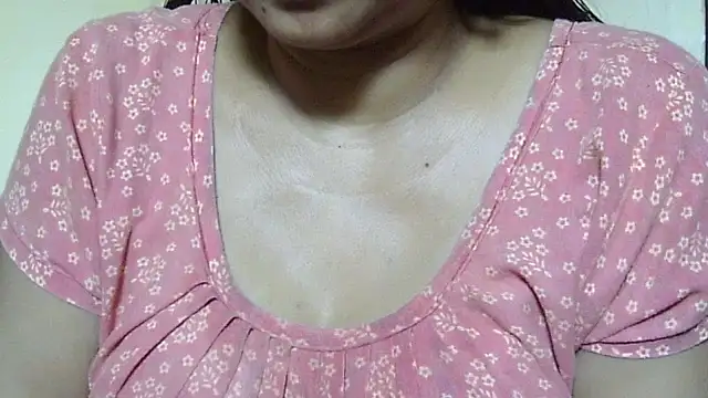 Snapshot of Suhana-sapna chatting on October 2025 03:30:02 AM Suhana-sapna online show from October 2025 03:30:02 AM