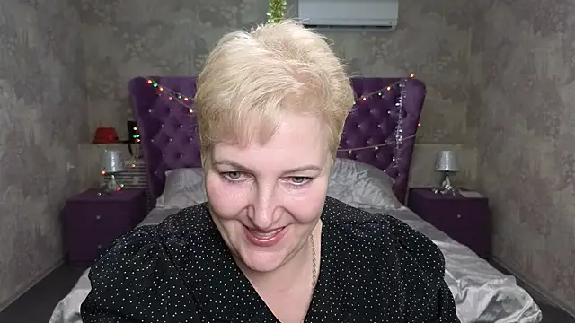Sandra Snow online show from January 2025 08:46:02 PM