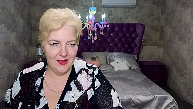 Sandra Snow online show from February 2025 08:31:01 PM