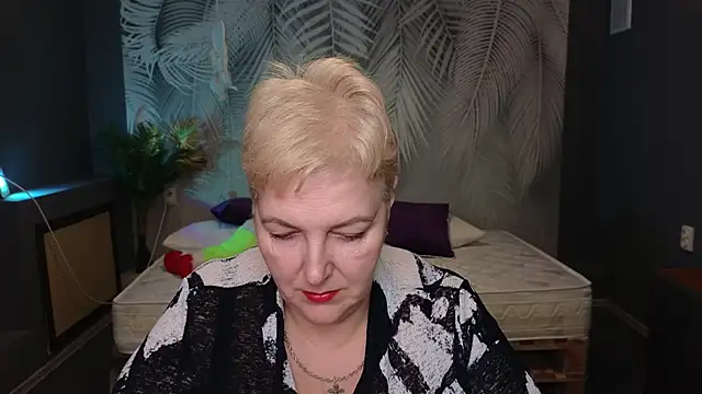 Sandra Snow online show from February 2025 02:29:02 PM