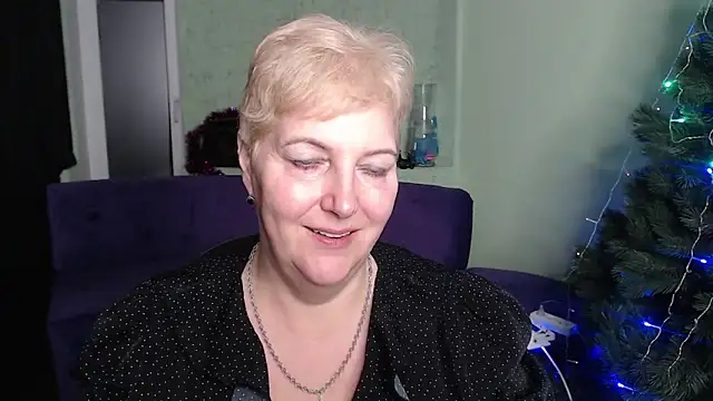 Sandra Snow online show from January 2025 06:06:02 PM