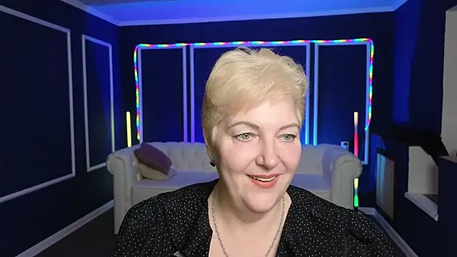 Sandra Snow online show from February 2025 02:26:01 PM