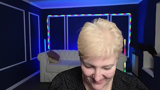 Sandra Snow online show from February 2025 08:34:01 PM