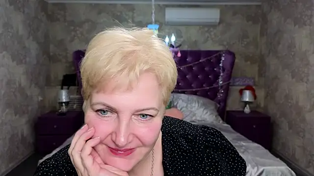 Sandra Snow online show from January 2025 08:32:01 PM