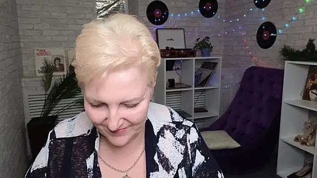 Sandra Snow online show from January 2025 08:36:02 PM