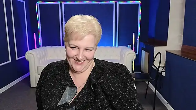 Sandra Snow online show from February 2025 08:41:01 PM