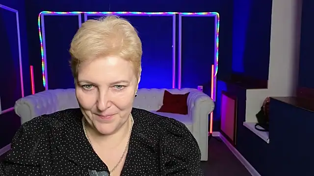 Sandra Snow online show from January 2025 08:39:01 PM