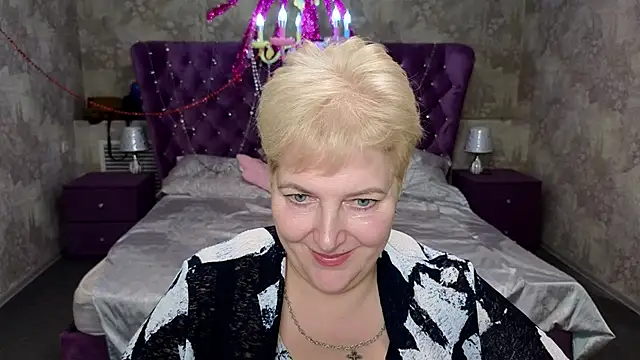 Sandra Snow online show from February 2025 05:28:01 PM