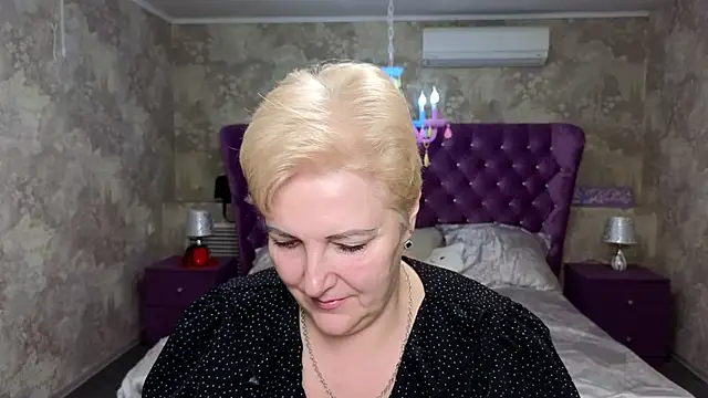 Sandra Snow online show from February 2025 02:13:02 PM