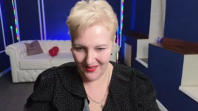 Sandra Snow online show from February 2025 09:31:01 PM