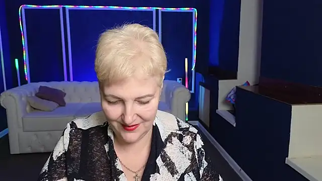 Sandra Snow online show from February 2025 08:53:02 PM