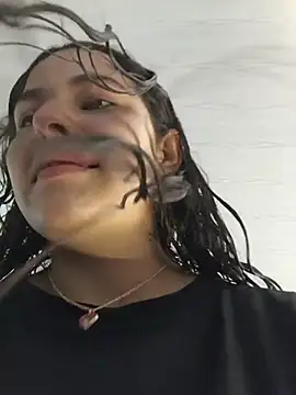 Noah Jhonson online show from December 2025 01:02:02 PM