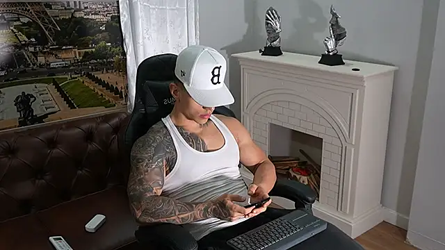 Flynn Riider online show from May 2026 06:06:02 PM
