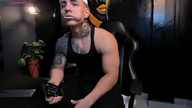 Flynn Riider online show from November 2025 05:35:01 PM