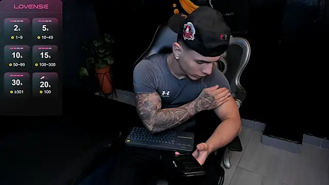 Flynn Riider online show from October 2025 05:36:01 PM