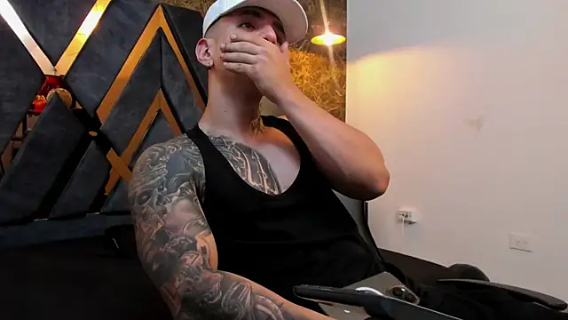 Flynn Riider online show from November 2025 12:04:01 AM