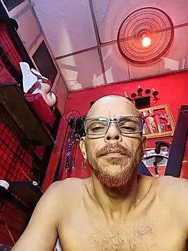 Snapshot of Charly_BC_Dirty chatting on May 2026 04:18:02 AM Charly BC Dirty online show from May 2026 04:18:02 AM