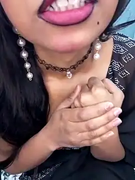 Snapshot of hinaa_khan chatting on March 2025 07:18:01 PM hinaa khan online show from March 2025 07:18:01 PM