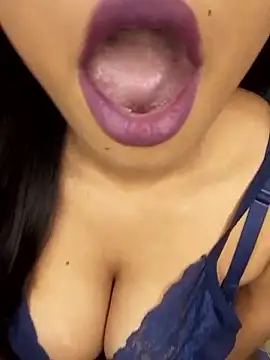 hinaa khan online show from January 2026 06:03:02 PM