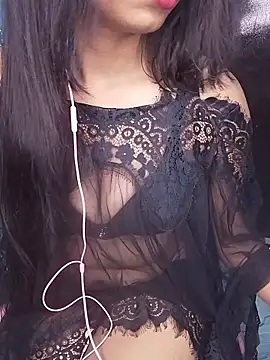 Snapshot of hinaa_khan chatting on September 2025 06:03:01 PM hinaa khan online show from September 2025 06:03:01 PM