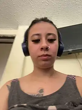 Snapshot of Zoee_t chatting on February 2025 06:35:02 PM Zoee t online show from February 2025 06:35:02 PM