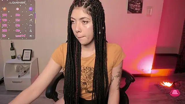 Snapshot of Aurora_Hotson chatting on September 2025 10:32:02 PM Aurora Hotson online show from September 2025 10:32:02 PM
