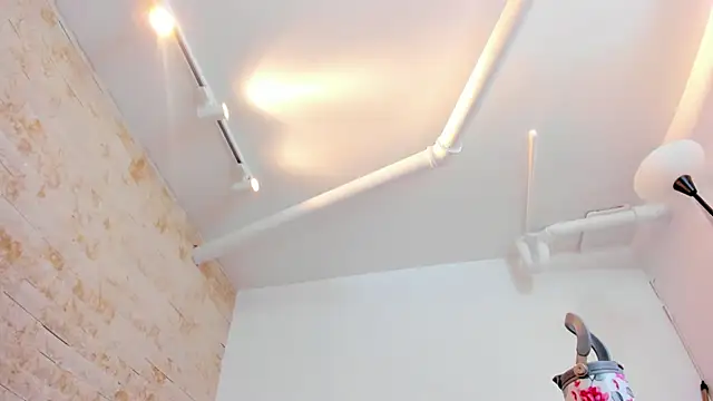 mia roldan  online show from December 2025 01:38:02 PM