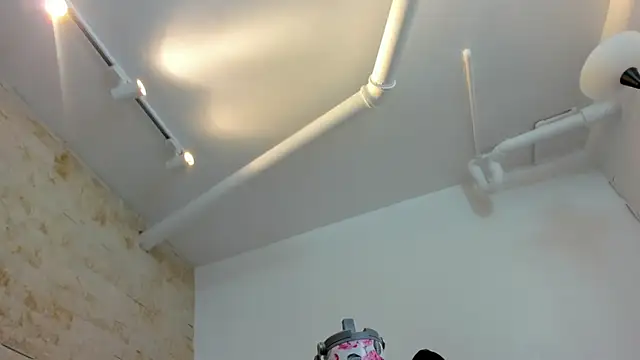 mia roldan  online show from December 2025 11:58:02 AM