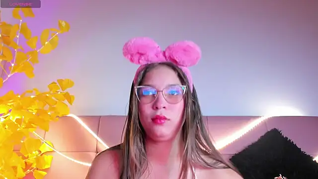HaleyAmaya online show from May 2026 12:43:02 AM