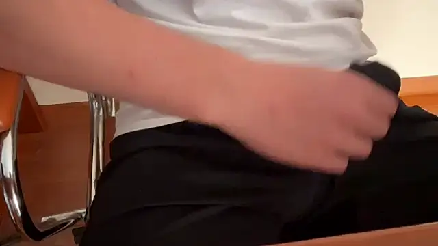 Axeeeeeeeeeeeel online show from October 2025 03:33:02 PM