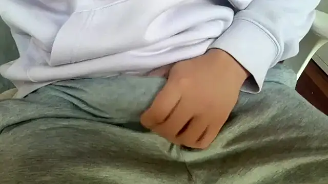 Axeeeeeeeeeeeel online show from October 2025 04:39:02 PM