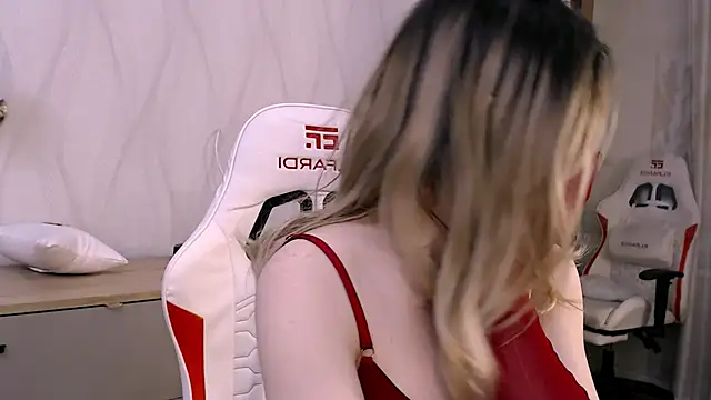 Snapshot of Babby_Rabbit chatting on November 2025 06:33:01 PM Babby Rabbit online show from November 2025 06:33:01 PM