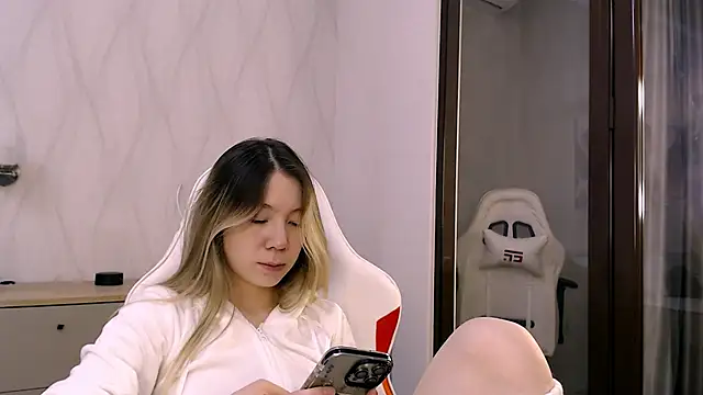 Snapshot of Babby_Rabbit chatting on November 2025 01:03:01 PM Babby Rabbit online show from November 2025 01:03:01 PM