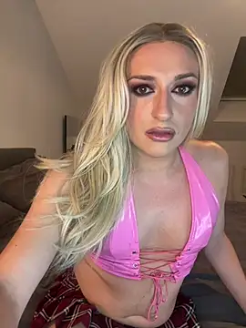 littlebambi26 online show from July 2026 10:40:02 PM