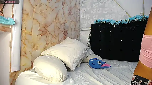 Snapshot of AmandaRobers chatting on November 2025 12:54:02 AM AmandaRobers online show from November 2025 12:54:02 AM