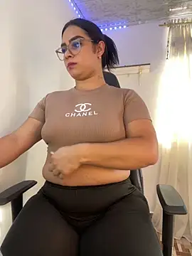 Snapshot of Dulce_smith_1 chatting on May 2026 09:46:01 PM Dulce smith 1 online show from May 2026 09:46:01 PM