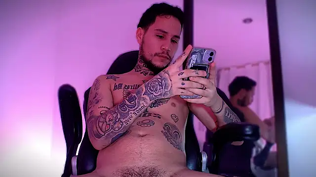 Junihn0 online show from September 2025 09:43:02 PM