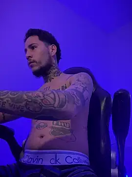 Junihn0 online show from October 2025 10:31:02 PM