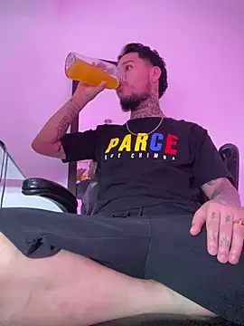 Junihn0 online show from October 2025 09:04:02 PM