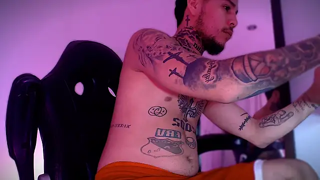 Junihn0 online show from September 2025 08:59:01 PM