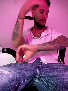 Junihn0 online show from October 2025 09:05:01 PM