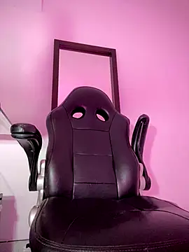 Junihn0 online show from September 2025 08:58:02 PM