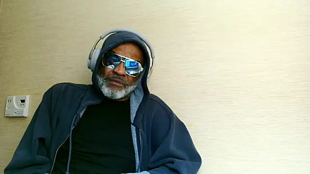 sinnernoir online show from March 2026 02:24:01 PM