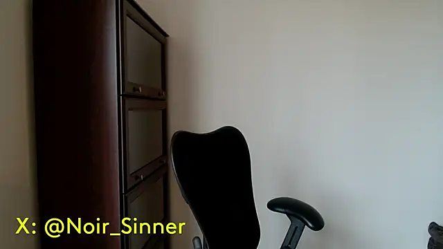 sinnernoir online show from April 2026 07:42:02 PM