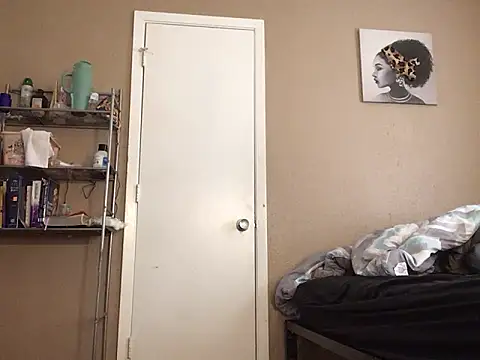 Snapshot of Eboni03 chatting on January 2025 07:32:01 PM Eboni03 online show from January 2025 07:32:01 PM