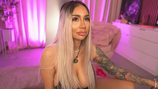 Snapshot of GoldenAmber chatting on March 2026 06:36:02 AM GoldenAmber online show from March 2026 06:36:02 AM