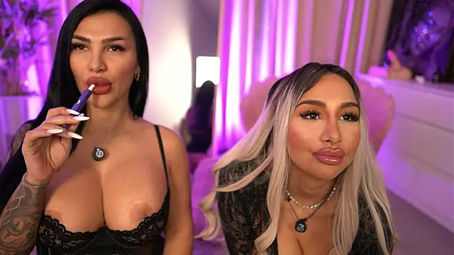 Snapshot of GoldenAmber chatting on February 2026 06:13:01 AM GoldenAmber online show from February 2026 06:13:01 AM