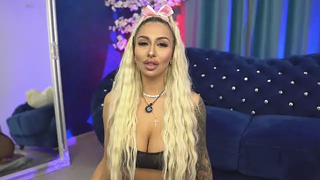 GoldenAmber online show from September 2025 07:32:01 PM